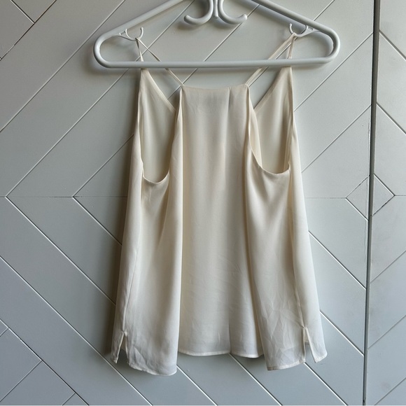Women’s petit Loft Ivory Sleeveless blouse with gold button detail size S - Picture 3 of 5